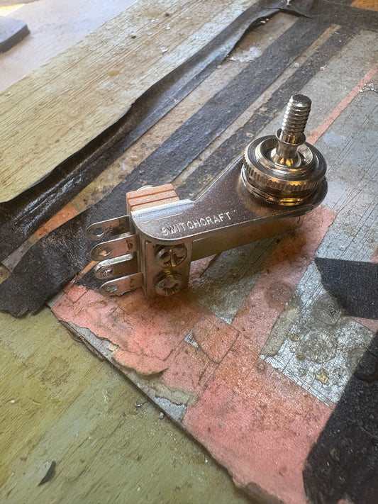 Switchcraft 3-way L Toggle