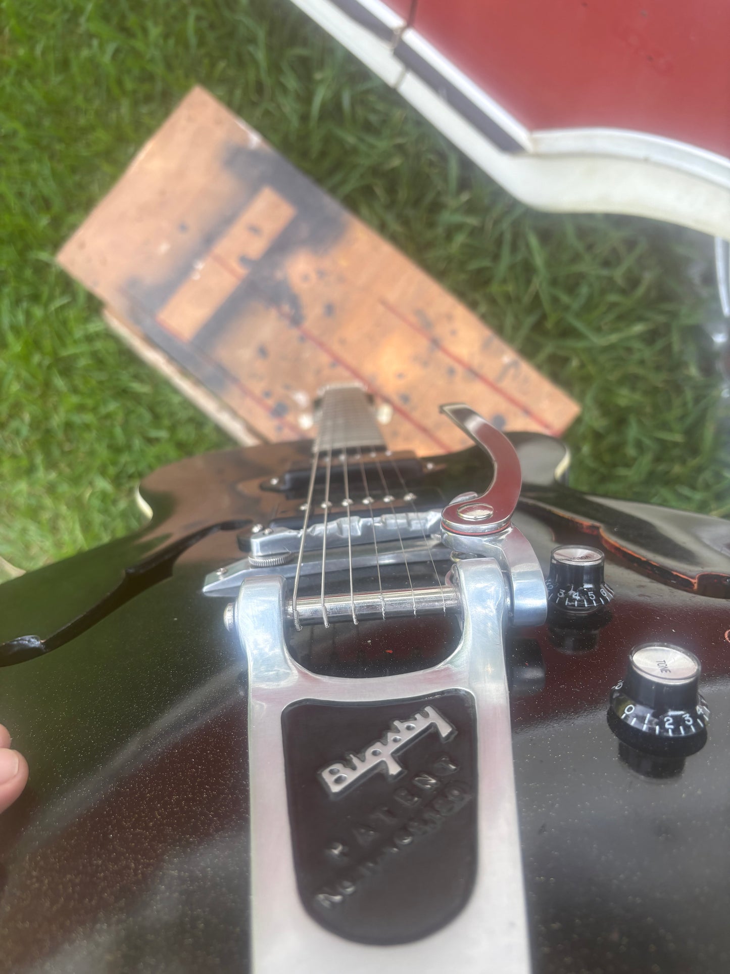 ‘60’s Harmony Rocket/Silvertone 1446 of OSG lore.