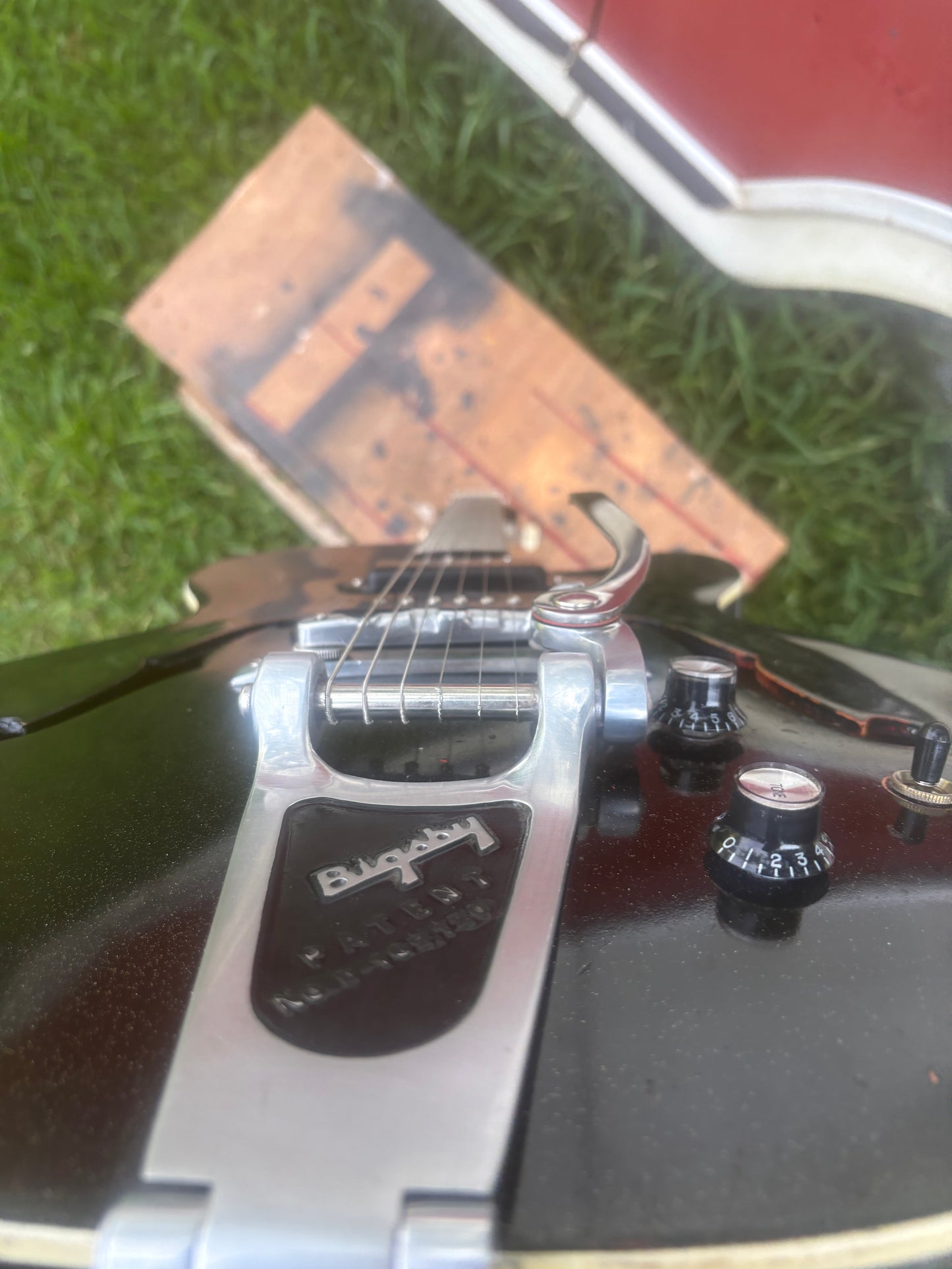 ‘60’s Harmony Rocket/Silvertone 1446 of OSG lore.