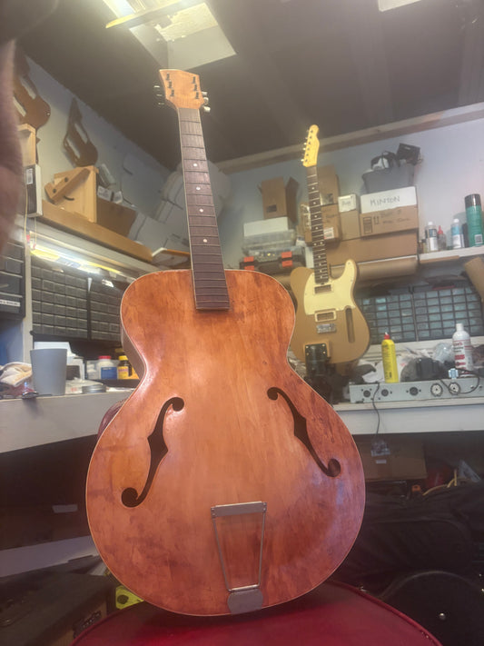 Silvertone, Kay, Truetone, Supro, jazzbox husk.