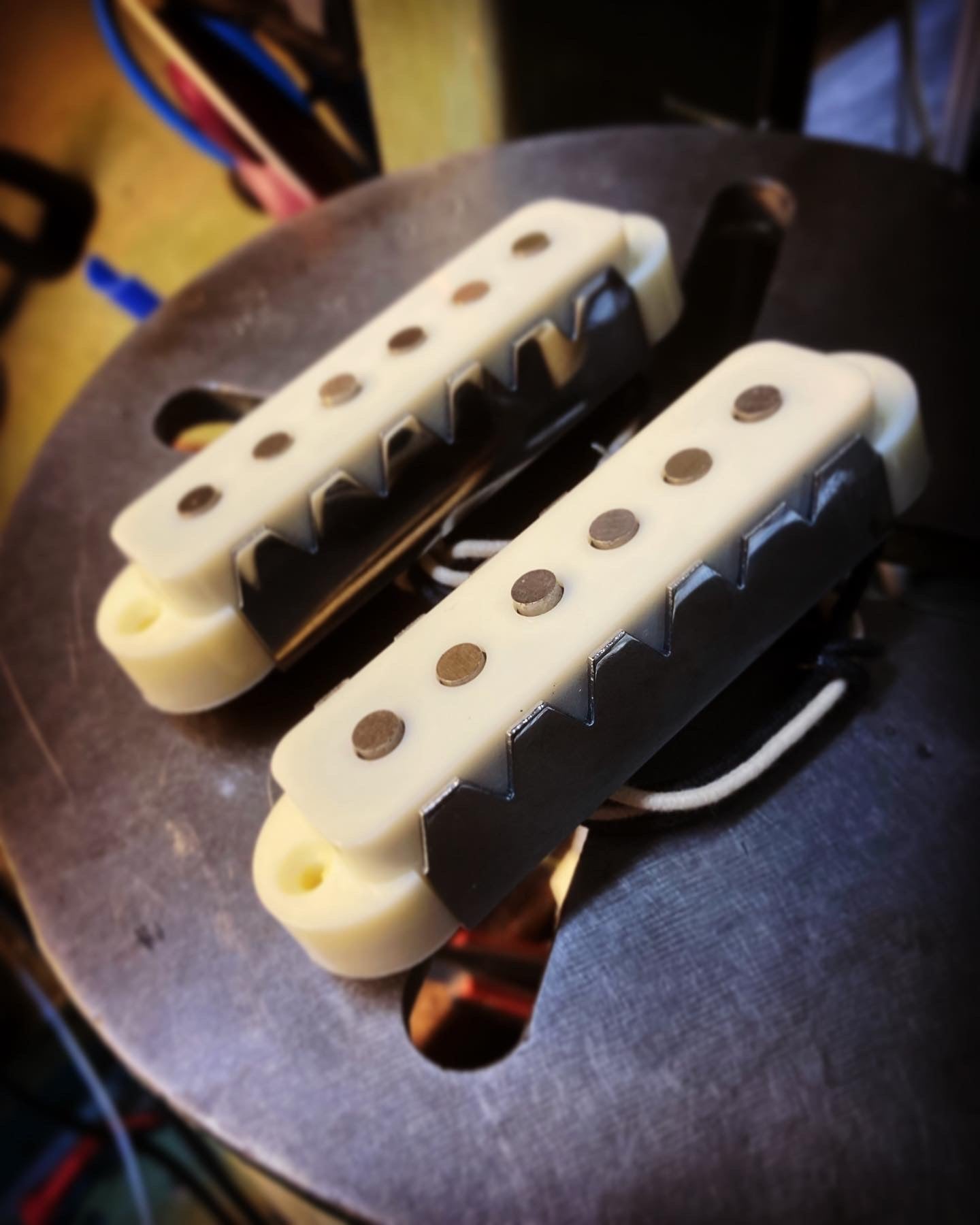 Handwound Pickups – Sunday Handwound Pickups